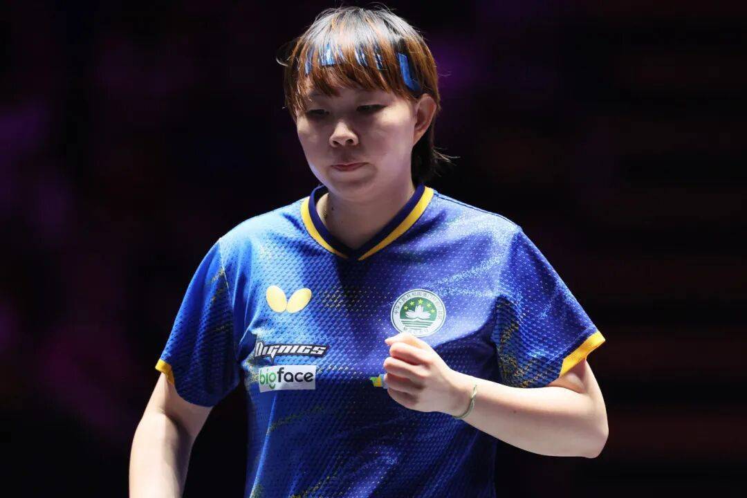 align, 并在场馆外 align, 并在场馆外